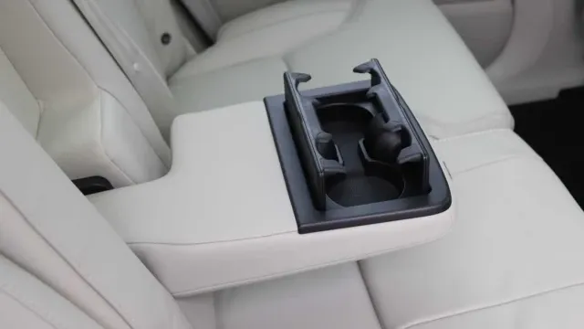 Vehicle Thumbnail 27