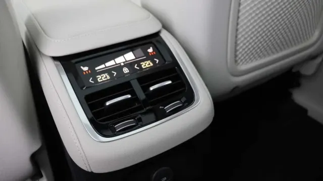Vehicle Thumbnail 42
