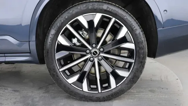 Vehicle Thumbnail 54