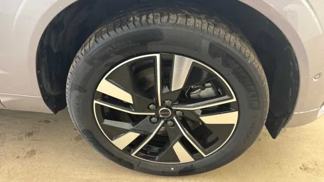 Vehicle Thumbnail 13