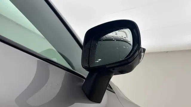 Vehicle Thumbnail 14
