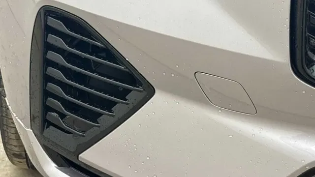 Vehicle Thumbnail 16