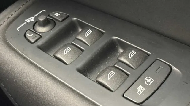 Vehicle Thumbnail 18