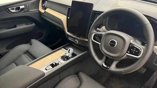 Vehicle Thumbnail 43
