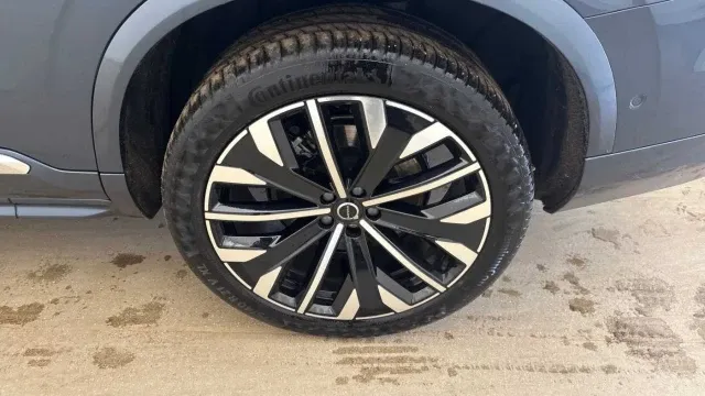 Vehicle Thumbnail 13