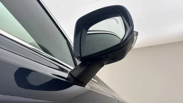 Vehicle Thumbnail 14
