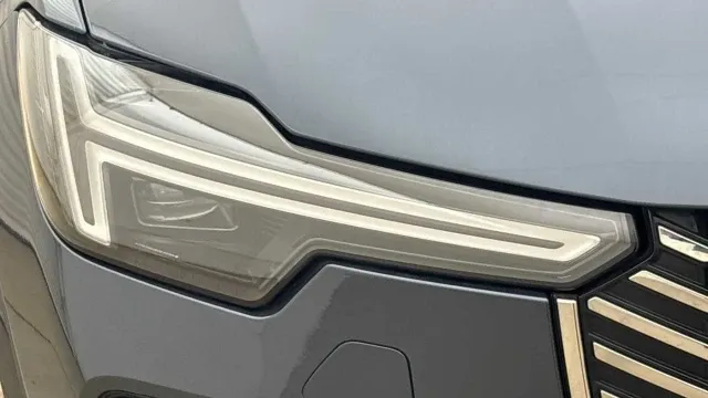 Vehicle Thumbnail 15
