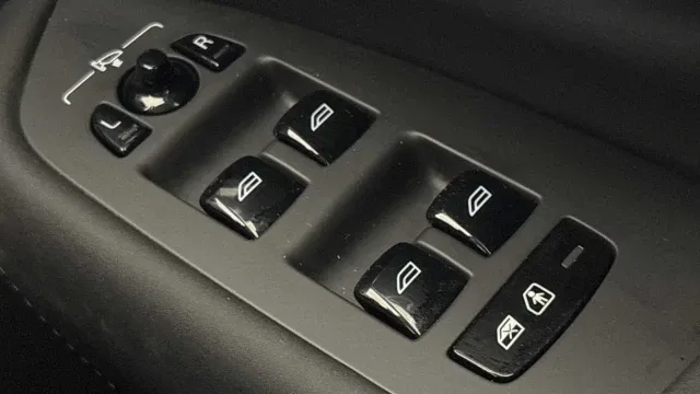 Vehicle Thumbnail 18