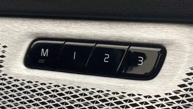 Vehicle Thumbnail 19