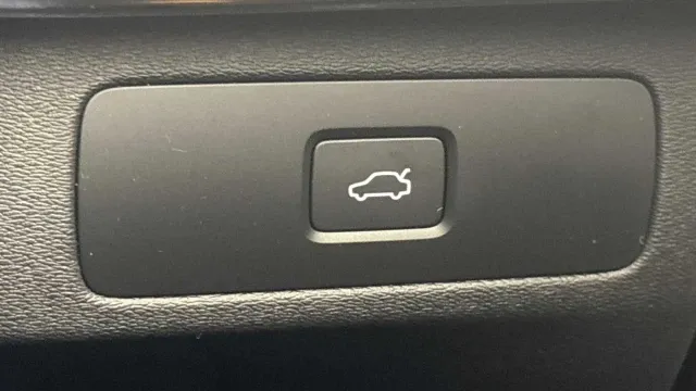 Vehicle Thumbnail 24