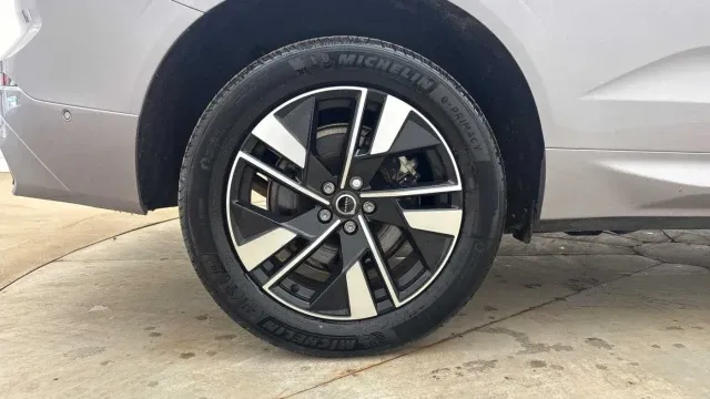 Vehicle Thumbnail 13
