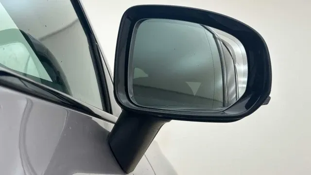 Vehicle Thumbnail 14