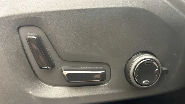 Vehicle Thumbnail 21