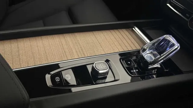 Vehicle Thumbnail 26