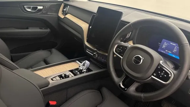 Vehicle Thumbnail 43