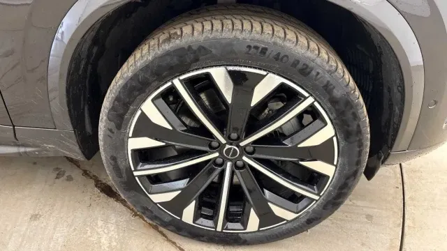 Vehicle Thumbnail 13