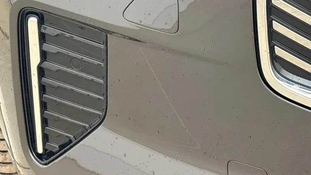 Vehicle Thumbnail 16