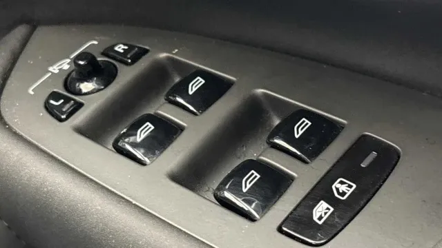 Vehicle Thumbnail 18
