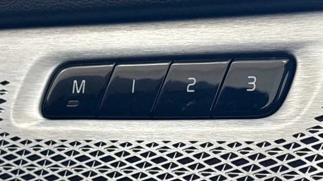 Vehicle Thumbnail 19