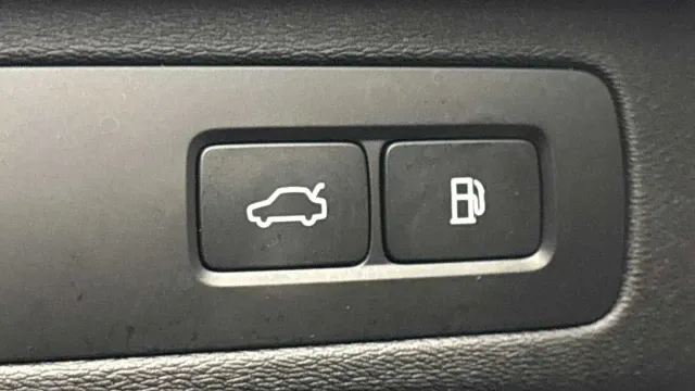 Vehicle Thumbnail 24