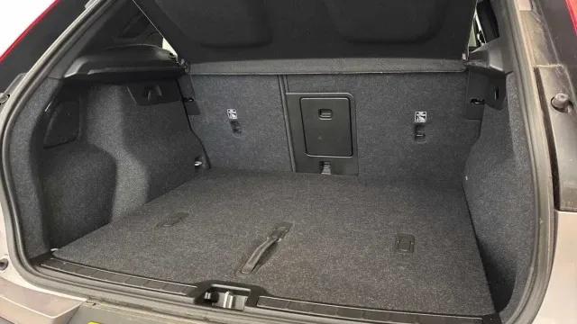 Vehicle Thumbnail 6