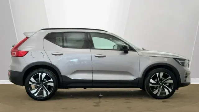 Vehicle Thumbnail 12