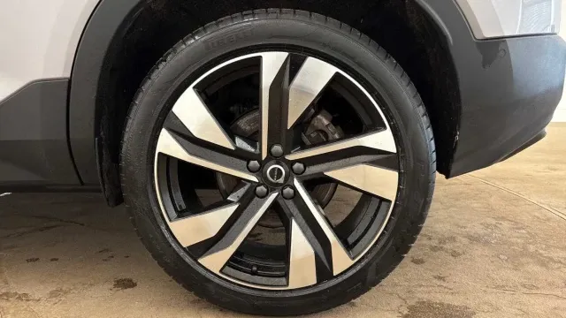 Vehicle Thumbnail 13