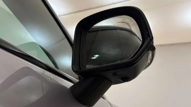 Vehicle Thumbnail 14