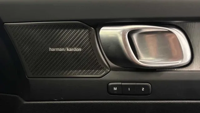 Vehicle Thumbnail 20