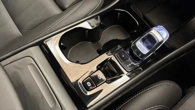 Vehicle Thumbnail 26