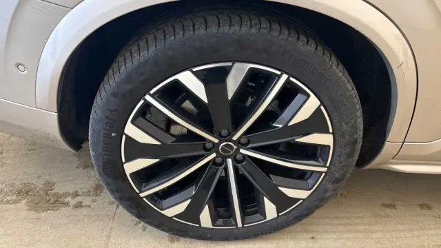 Vehicle Thumbnail 6