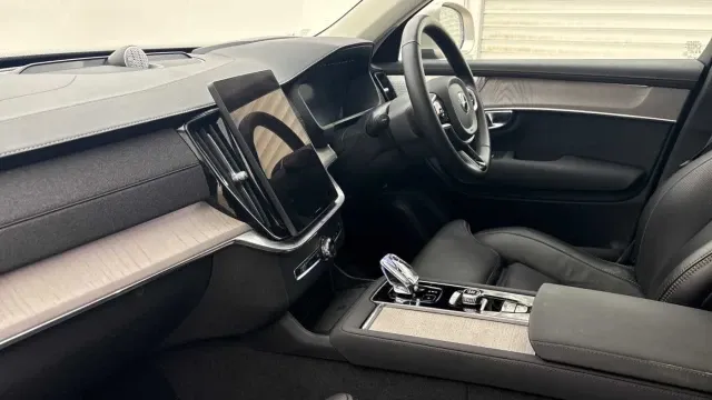 Vehicle Thumbnail 8
