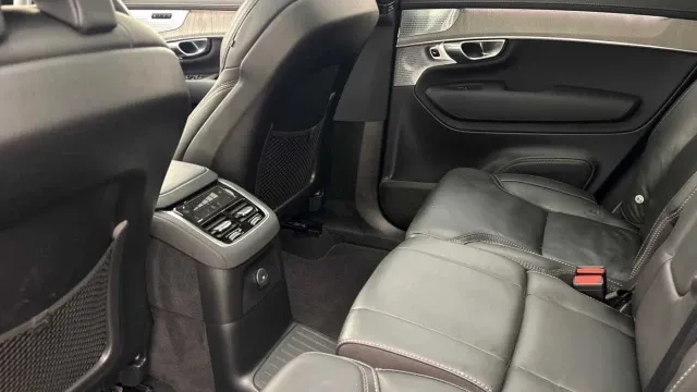 Vehicle Thumbnail 5