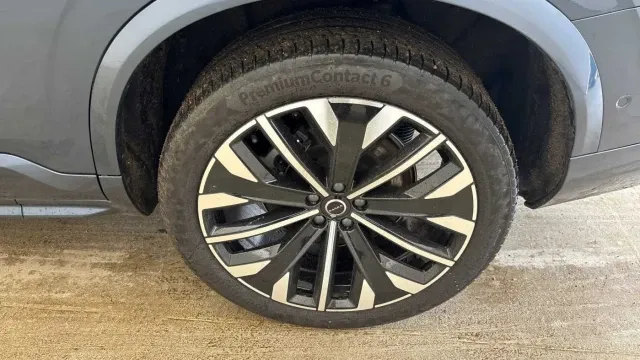 Vehicle Thumbnail 8