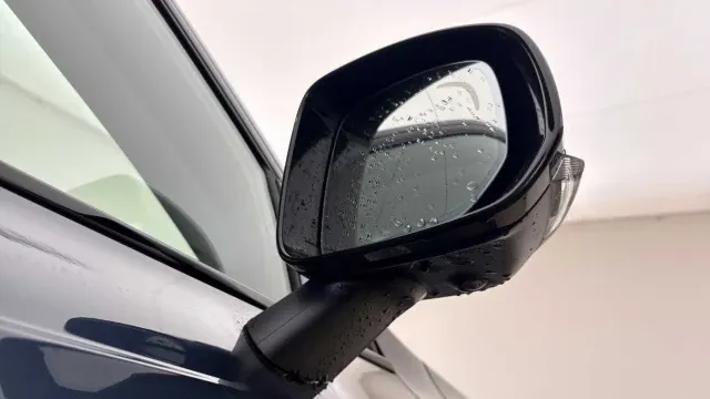 Vehicle Thumbnail 14