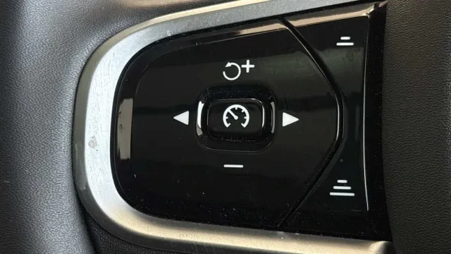 Vehicle Thumbnail 25