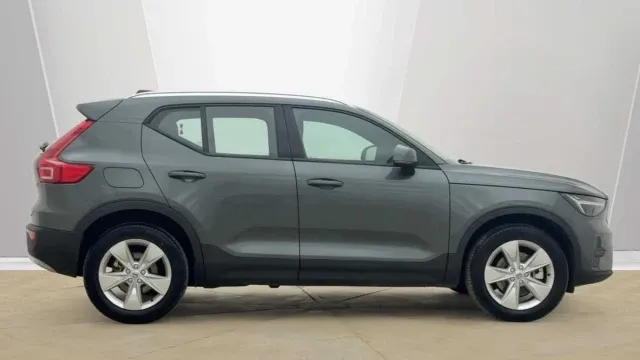 Vehicle Thumbnail 12