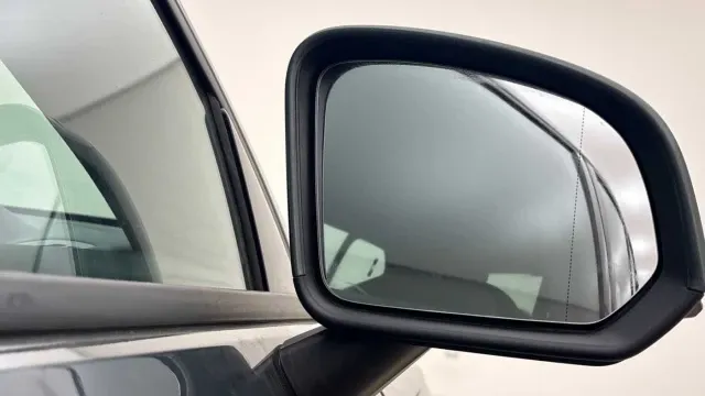 Vehicle Thumbnail 13