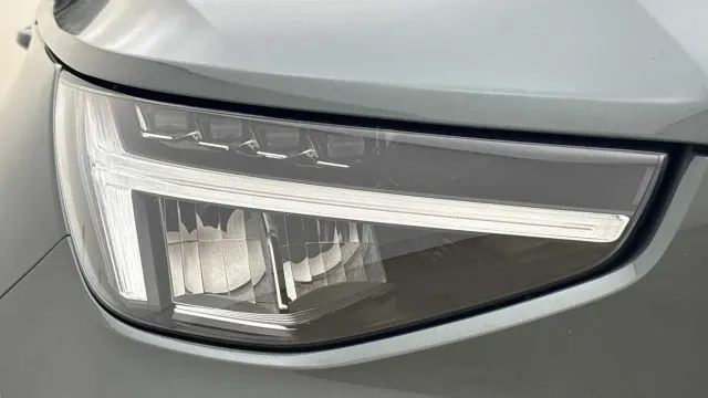 Vehicle Thumbnail 14