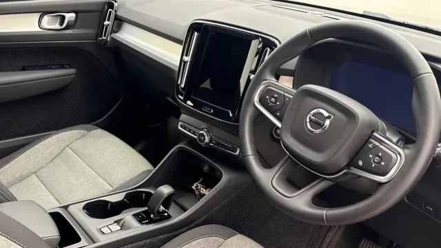 Vehicle Thumbnail 40