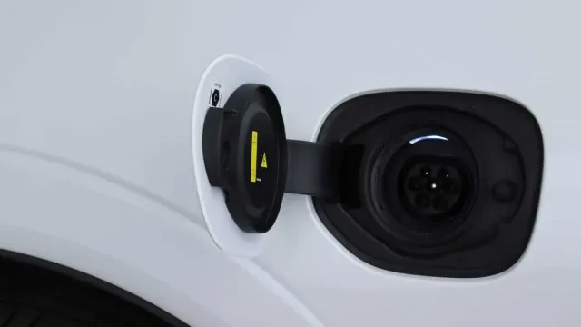 Vehicle Thumbnail 8