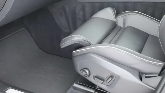 Vehicle Thumbnail 24
