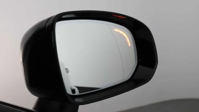 Vehicle Thumbnail 26