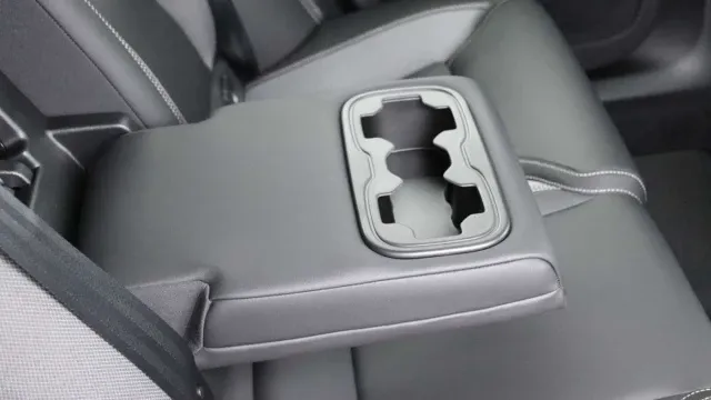 Vehicle Thumbnail 28