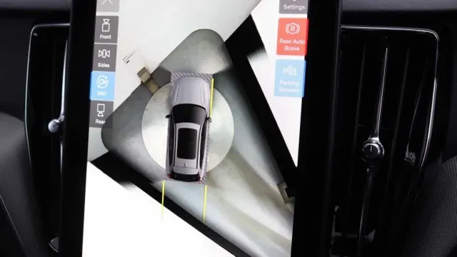 Vehicle Thumbnail 32