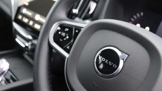 Vehicle Thumbnail 38