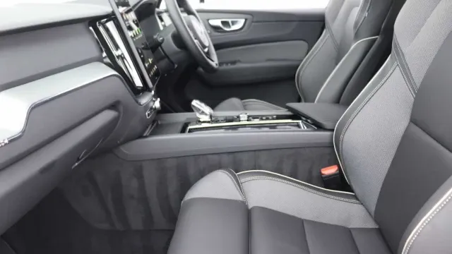 Vehicle Thumbnail 43