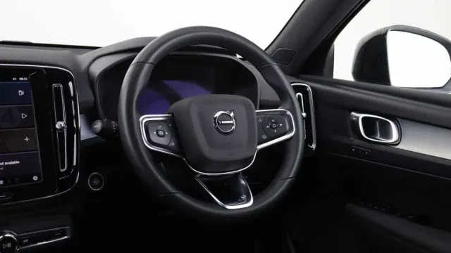 Vehicle Thumbnail 4