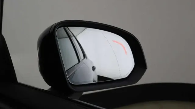 Vehicle Thumbnail 24