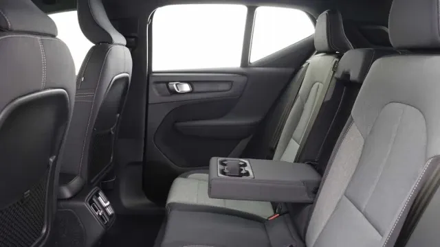 Vehicle Thumbnail 25